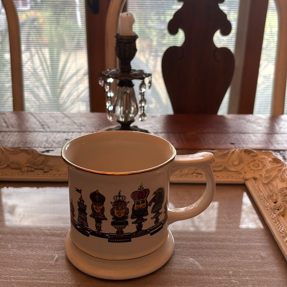 Carltonware Chess Piece Mug With Thumb Rest Handle.
